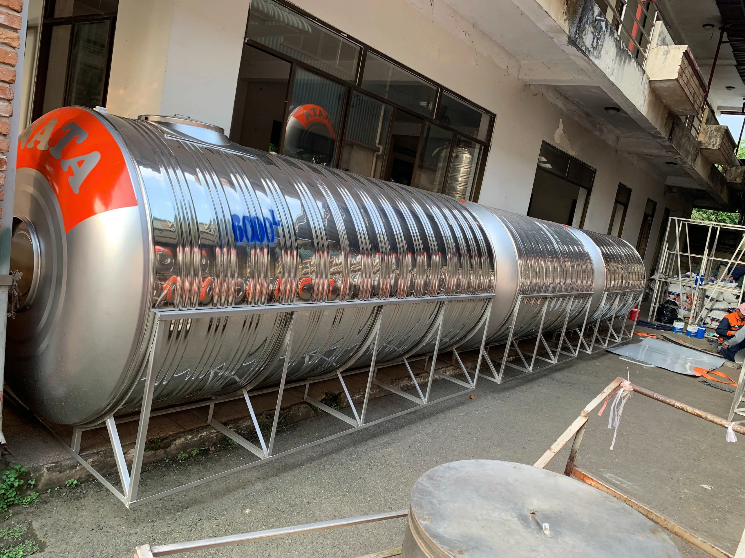 Bồn nước inox Hwata ngang dung tích lớn cho công trình
