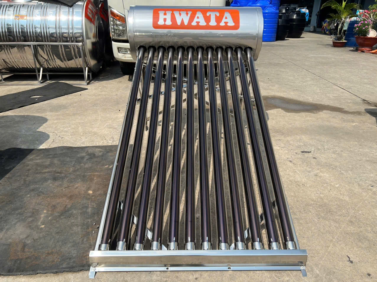 Kích thước máy nước nóng năng lượng mặt trời Hwata 120L