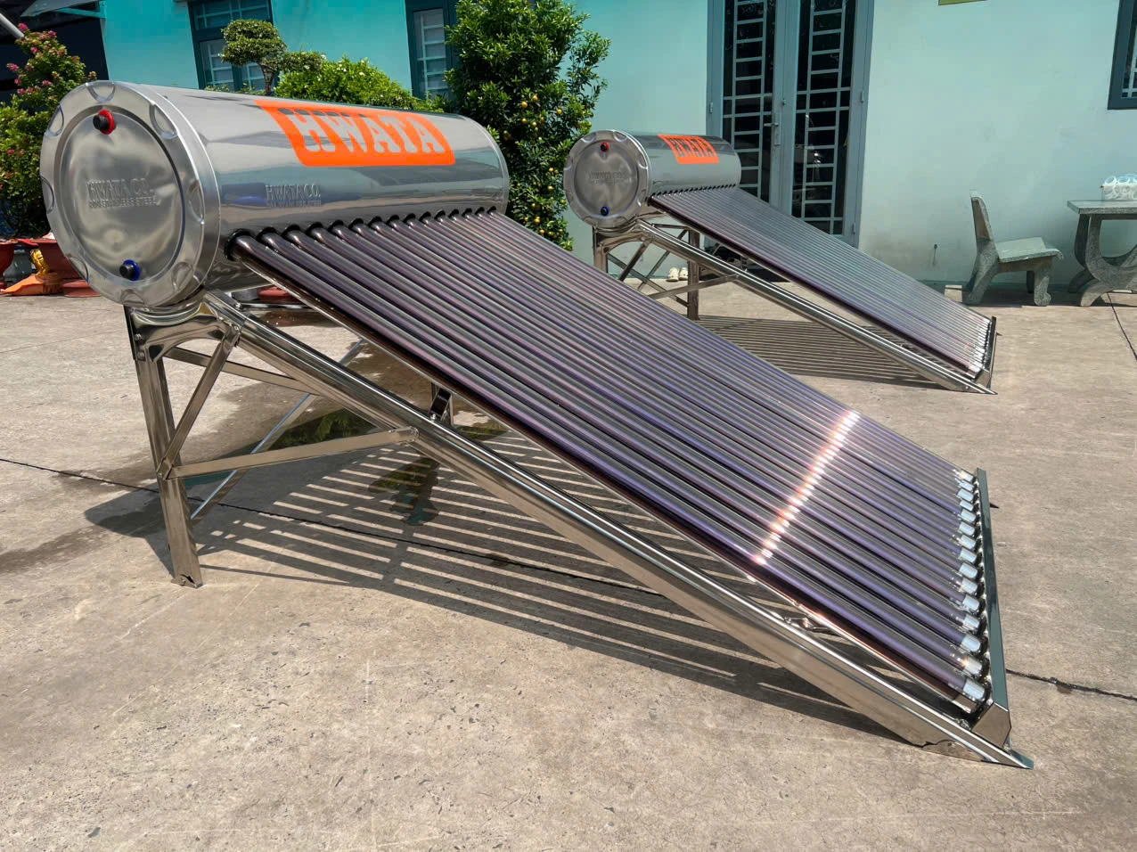 Máy Nước Nóng Năng Lượng Mặt Trời Hwata 150L thực tế Hình ảnh thực tế Máy Nước Nóng Năng Lượng Mặt Trời Hwata 150L