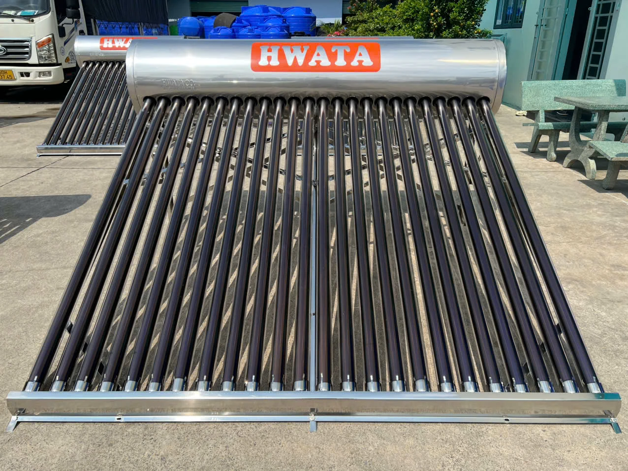Máy nước nóng năng lượng mặt trời Hwata 240L 24 ống F58