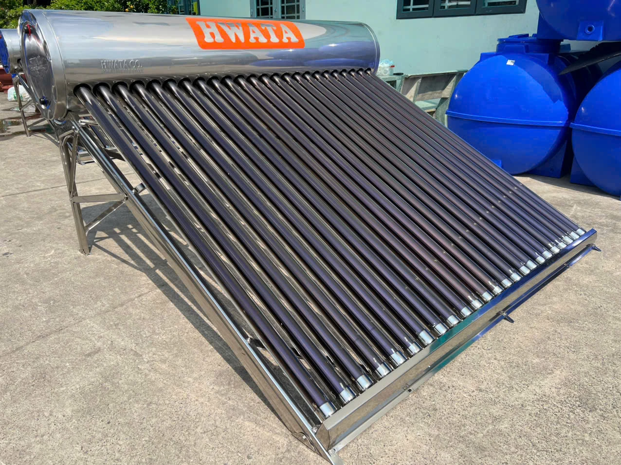Kích thước máy nước nóng năng lượng mặt trời Hwata 240L