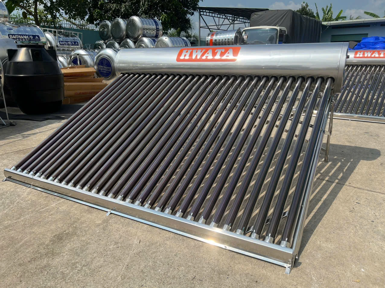 Kích thước máy nước nóng năng lượng mặt trời Hwata 300L
