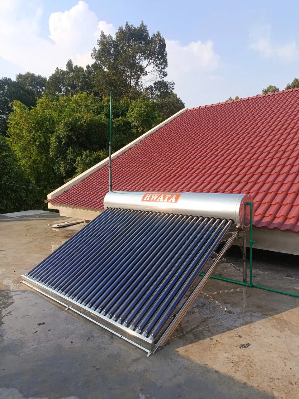 Vị trí lắp máy nước nóng năng lượng mặt trời trên mái