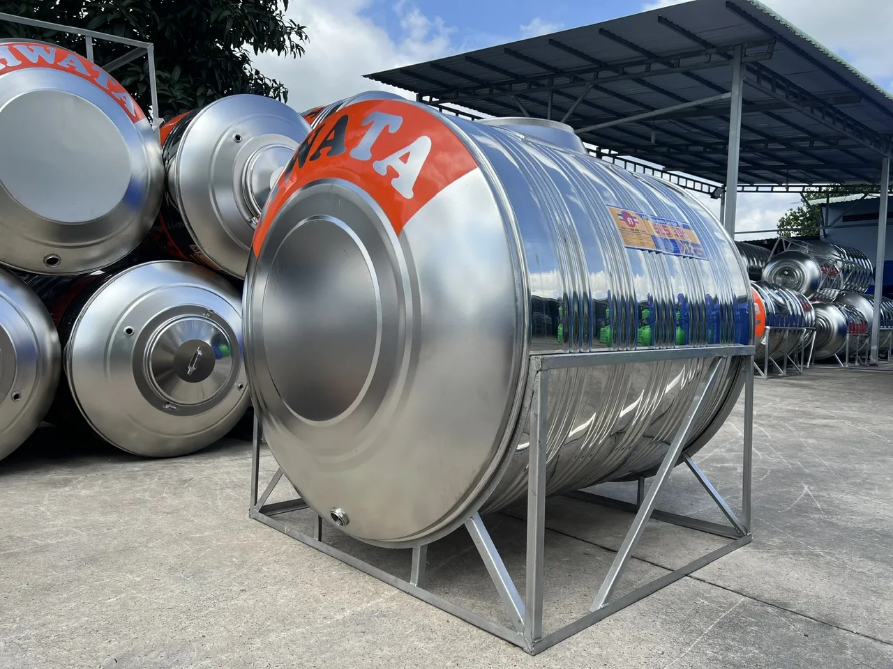 Bồn Nước Inox Hwata 1500L Ngang H1500N