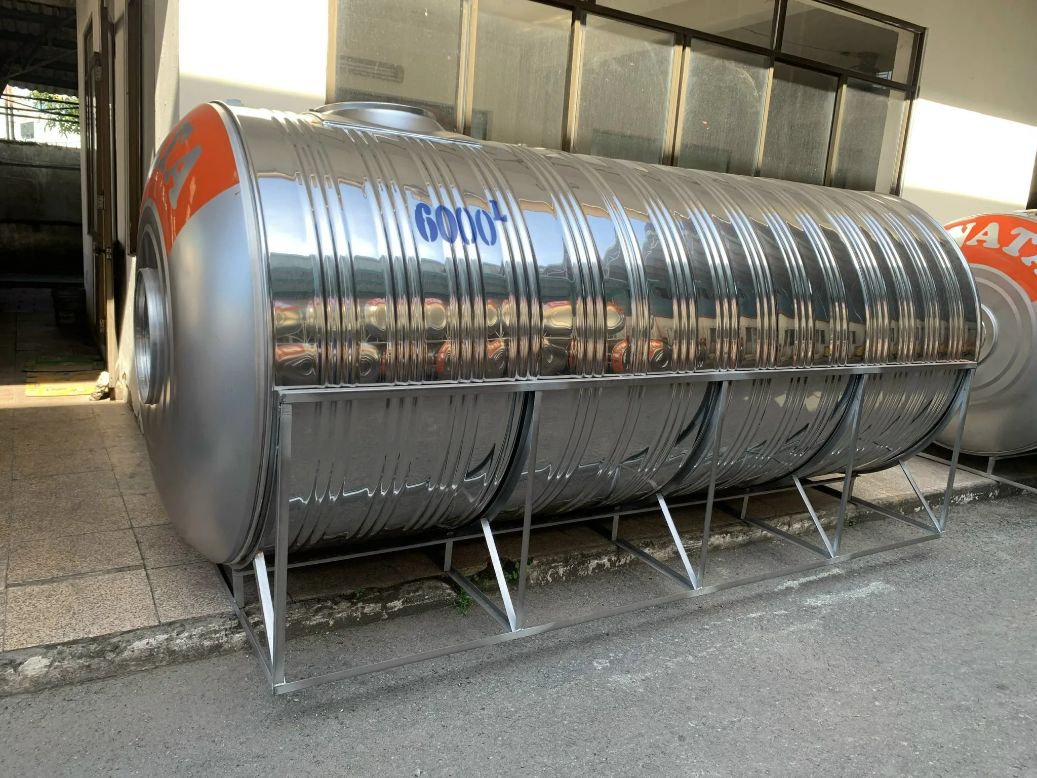 Bồn Nước Inox Hwata 6000L Ngang H6000N