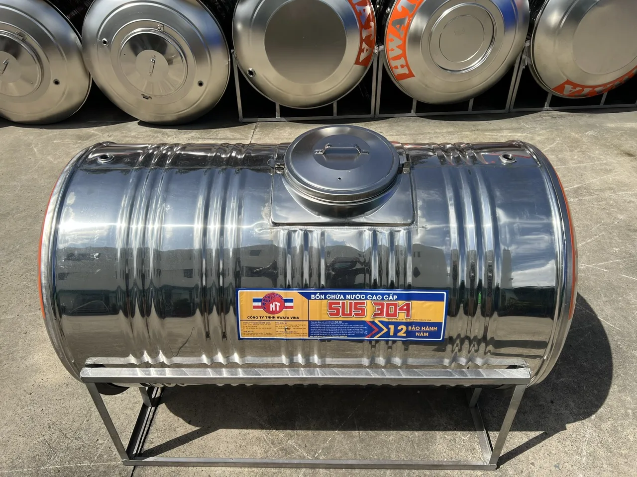 Bồn Nước Inox Hwata 700L Ngang H700N